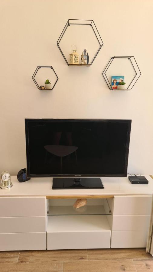 Studio Apartman Kiara โบล ภายนอก รูปภาพ