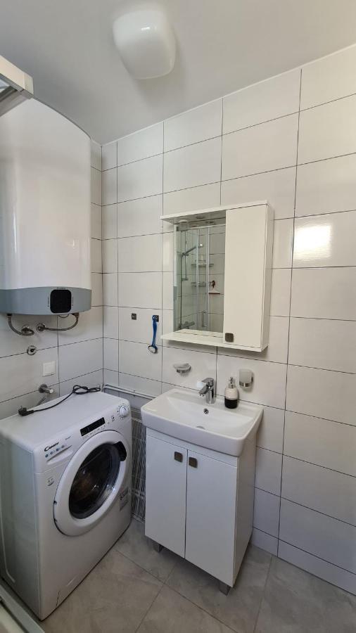 Studio Apartman Kiara โบล ภายนอก รูปภาพ